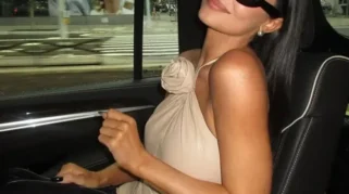 Kylie Jenner Rayakan Peluncuran Kacamata Pintar dengan Gaun Vintage Gucci Tom Ford