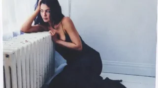 Kylie Jenner Rilis Koleksi 'Dear Summer, Love Khy': Gaun Mini dan Motif Leopard Jadi Andalan