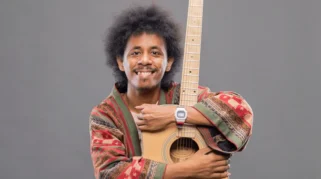 Lagu Dunia yang Nanti Raim Laode Angkat Kisah Dua Hati yang Menyimpan Harapan di Tengah Keterbatasan