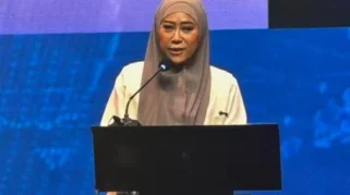 Lelang Frekuensi 700 MHz dan 2,6 GHz: Komdigi Panggil 3 Peserta Seleksi, Evaluasi Administrasi Berlangsung