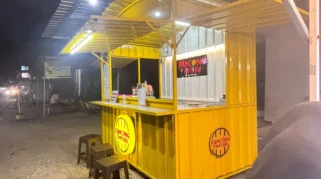 Lezatnya Kue Pancong di Dolopo Madiun, Camilan Tradisional dengan Topping Kekinian