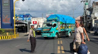 Liburan Sekolah Picu Antrean Kendaraan di Pelabuhan Ketapang Banyuwangi, ASDP Operasikan 29 Kapal