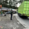Macet Horor di Sitinjau Lauik: Antrean Kendaraan Capai 8 Km Akibat Truk Rusak dan Material Proyek