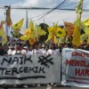 Mahasiswa Jember Desak Revisi UU Polri hingga Turunkan Harga BBM dalam Aksi di DPRD