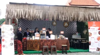 Mahasiswa UNEJ Gagas Koncok-Koncok Nyemil's, Angkat Kuliner Tradisional Bawean ke Panggung Nasional