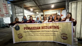 Mahasiswa Universitas Ciputra Makassar Gelar Edukasi Literasi Keuangan bagi Pelaku UMKM Warung Sop Kikil