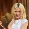 Makna Lagu 'Questions' Maisie Peters yang Viral: Ungkapan Percaya Diri Seorang Perempuan