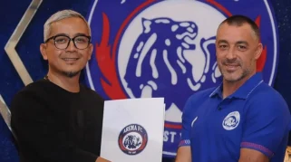 Mantan Pelatih Arema FC Ze Gomes Resmi Ditunjuk Jadi Pelatih Madura United untuk Super League 2026/2027