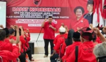 Mas Dhito Pimpin Kader Banteng Kediri Hadiri Peresmian Istana Gebang Blitar, Siapkan Penanaman Ketela