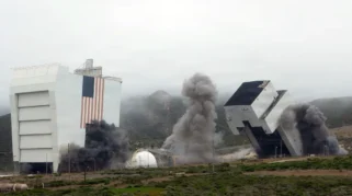 Menara Peluncuran Space Shuttle di California Diruntuhkan untuk SpaceX