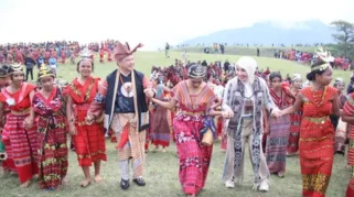 Mendagri Tito Karnavian Resmi Buka Festival Fulan Fehan 2026, Tampilkan Tarian Persahabatan Indonesia-Timor Leste