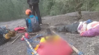 Mendaki Secara Ilegal di Gunung Semeru, Seorang Pendaki Jatuh ke Jurang