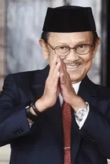 Mengenang BJ Habibie: Kisah Sang Mr Crack di Hari Lahirnya