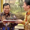Menhan Jepang Beri Souvenir Kapal Perang Mikasa ke Prabowo