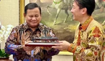 Menhan Jepang Beri Souvenir Kapal Perang Mikasa ke Prabowo