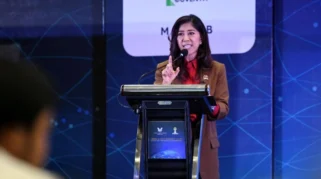 Menkomdigi Dorong Regulasi Khusus AI untuk Lindungi 230 Juta Pengguna Internet Indonesia
