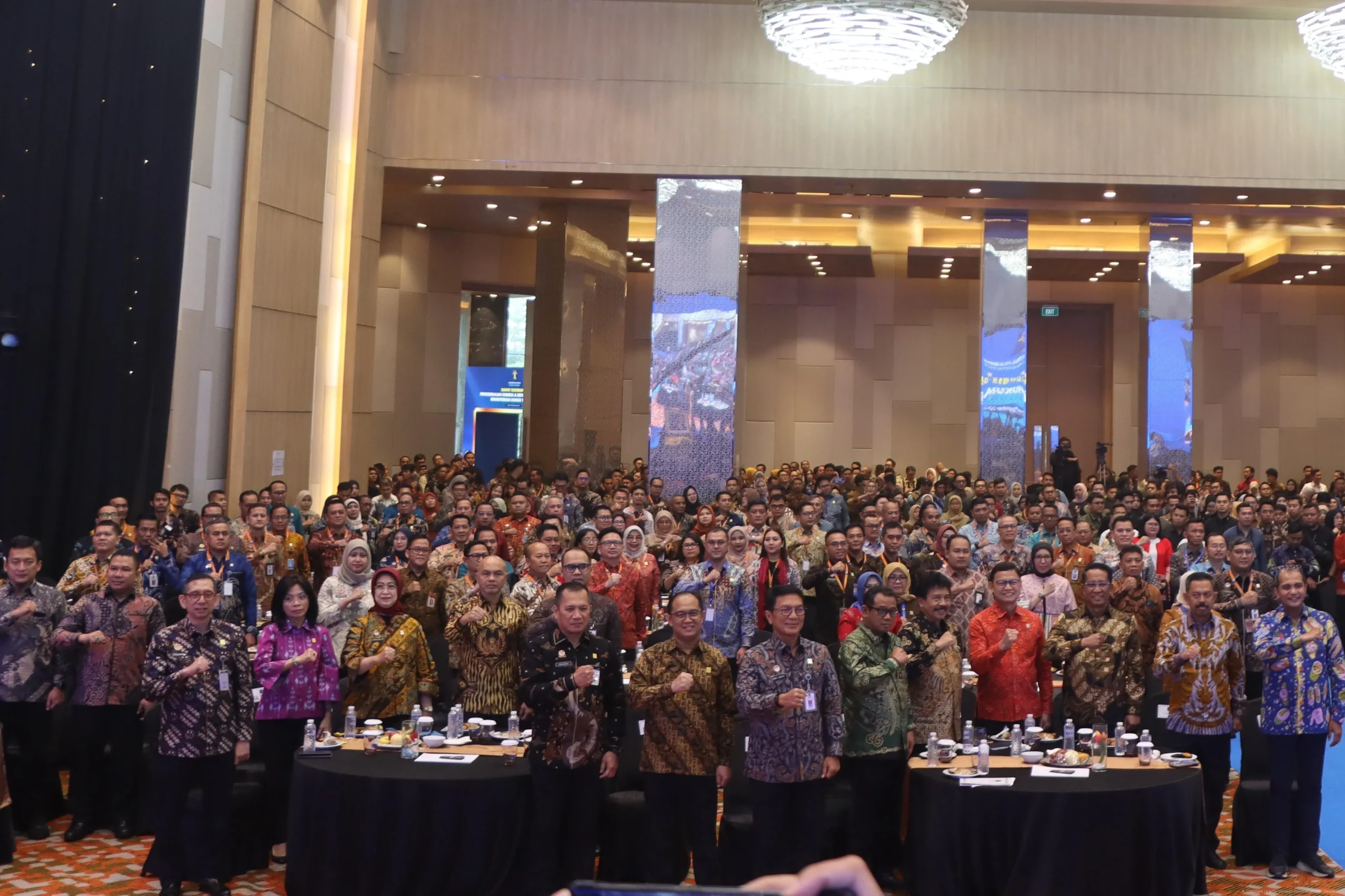 Menteri Ekraf Hadiri Proficient Conference 2026, Tekankan Kolaborasi dalam Transformasi Digital