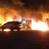 Mobil dan Dua Motor di Area Parkir Citraland Kertapati Terbakar, Pelaku Diduga ODGJ Diamankan Security