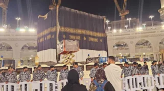 Momen Sakral Penggantian Kiswah Ka'bah di Tahun Baru Islam 1448 H