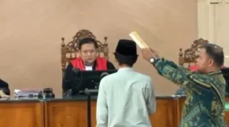 Momen UAS Jadi Saksi Meringankan Sidang Korupsi Eks Gubernur Riau Abdul Wahid