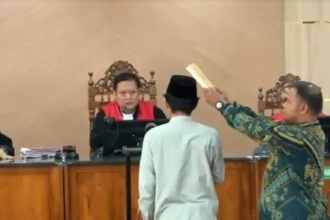 Momen UAS Jadi Saksi Meringankan Sidang Korupsi Eks Gubernur Riau Abdul Wahid
