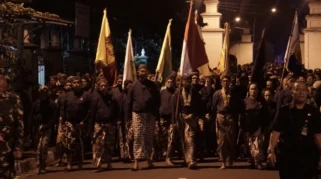 Mubeng Beteng Malam Satu Suro 2026: Jadwal, Rute, dan Aturan yang Wajib Dipatuhi