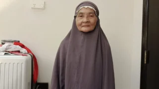 Nenek Jumaria, Buruh Tani yang Penuhi Koper Haji dengan Boneka untuk 'Cucu' Tetangga