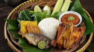 Nikmati Sensasi Kuliner Khas Banyuwangi di Empat Rute Kereta Api Bersama KAI Services