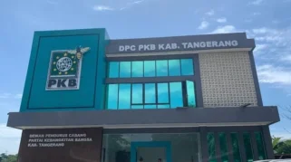 Nur Kholis Mundur, Ustur Ambil Alih Kendali PKB Kabupaten Tangerang