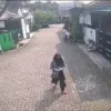 Nyamar Pakai Baju Wanita, Pria di Tangerang Curi Mobil Tetangga