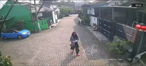 Nyamar Pakai Baju Wanita, Pria di Tangerang Curi Mobil Tetangga