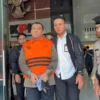 OTT di Kantor Imigrasi Jakarta Barat, Wamen Imipas Silmy Karim Resmi Jadi Tahanan KPK