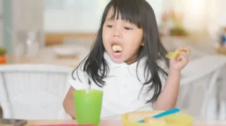 Panduan Pertolongan Pertama Anak Tersedak: Kenali Tanda dan Langkah Tepat