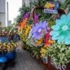 Parade Kendaraan Hias Bunga Meriahkan Jakarta International Flower Festival 2026