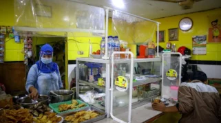 Pedagang Ungkap Situasi di Balik Etalase Warteg: Pembeli Kini Makan Rp 15 Ribu Cuma Pakai Tempe, Sayur Tahu, Telur Asin dan Kerupuk