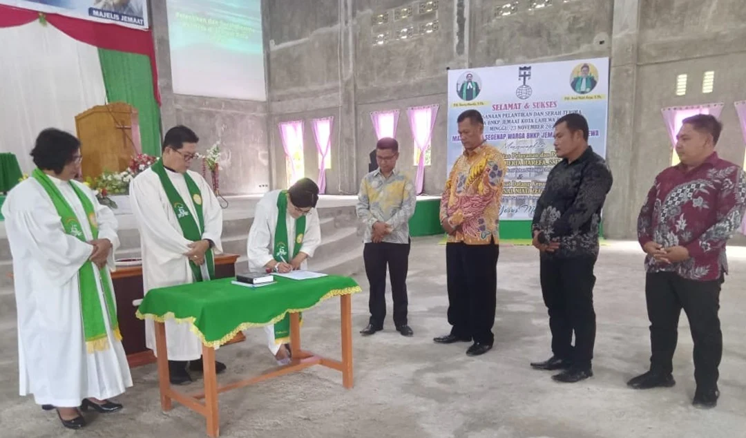 Pelantikan Pendeta Onolimbu Perkuat Pelayanan BNKP di Nias Barat