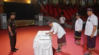 Pemerintah Buleleng dan Kejari Teken PKS Pendampingan Hukum Desa