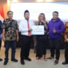 Pemkab Gresik Salurkan Bantuan Modal dan Siapkan Lahan Relokasi untuk PKL Semambung