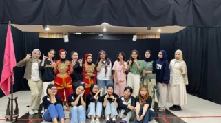 Pentas Karya Ke-44 Jantung Teater FH UNEJ Angkat Tema He(a)ll: Perjalanan Healing dan Neraka Batin