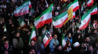 Perang Iran-AS Hari Ke-100: Drone Iran Ditembak Jatuh di Selat Hormuz