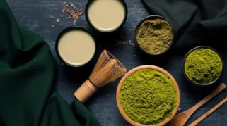 Perbedaan Matcha dan Green Tea: Asal Tanaman Sama, Proses Berbeda