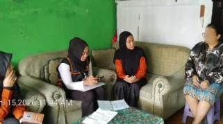 Petugas SE di Daerah Perbukitan Kota Batu Datangi Warga hingga Malam Hari untuk Optimalkan Pendataan