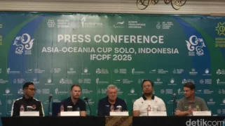 Piala Dunia 2026: Sepakbola Satukan Masyarakat Waropen dalam Konvoi Damai