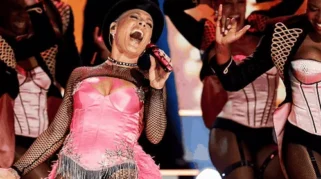 Pink Pukau dengan Aksi Akrobatik hingga Qween Jean Cetak Sejarah: Momen Terbaik dari Tony Awards 2026
