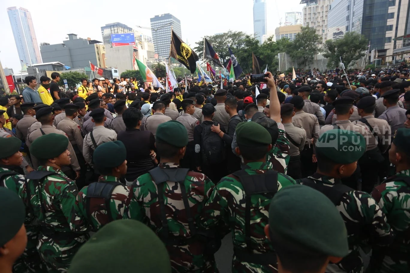 Polisi Tangkap Dua Pembawa Molotov yang Diduga Hendak Susupi Aksi Mahasiswa di HI