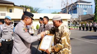 Polres Cianjur Berikan Penghargaan kepada Personel dan Masyarakat yang Berperan Aktif Menjaga Kamtibmas