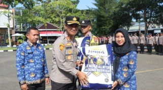 Polres Sampang Salurkan 9 Ton Bibit Jagung Hibrida untuk Perkuat Swasembada Pangan