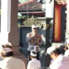 Polresta Banyuwangi Perkuat Toleransi saat Galungan dan Kuningan dengan Hadir Langsung di Pura