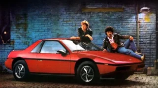 Pontiac Fiero: Mobil Produksi Massal Mid-Engine Pertama Amerika