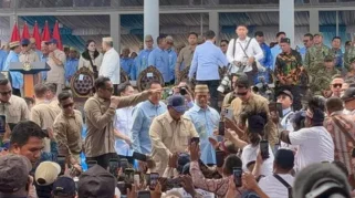 Prabowo Disambut Antusias Ribuan Petani dan Nelayan di PENAS XVII Gorontalo
